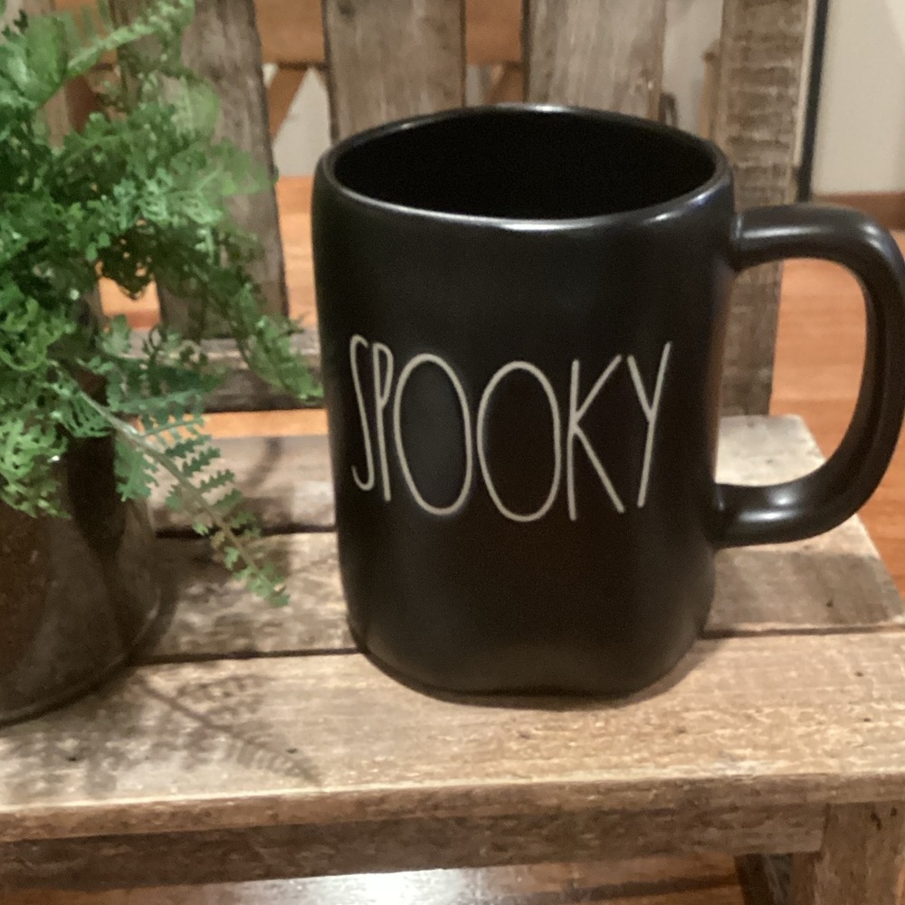 EUC - Rae Dunn Halloween Mug